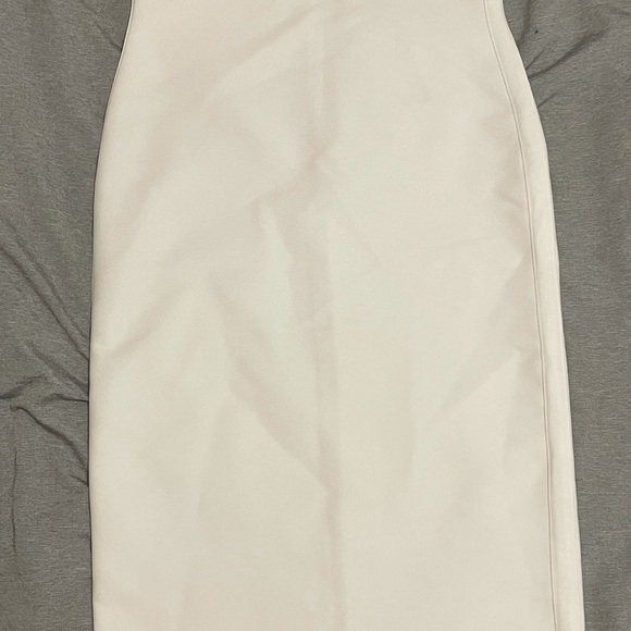 White bandage dress / fitted body con ✨✨✨✨ - Picture 5 of 6